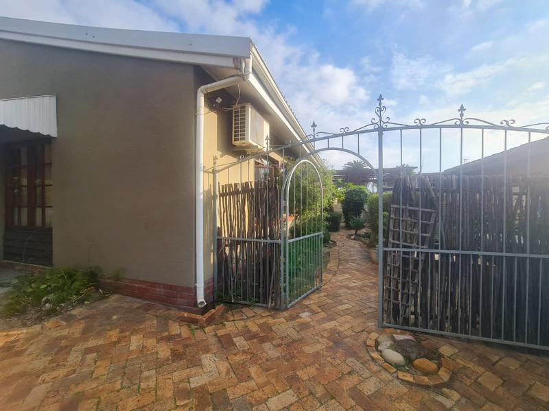 3 Bedroom Property for Sale in Goodwood Central Western Cape